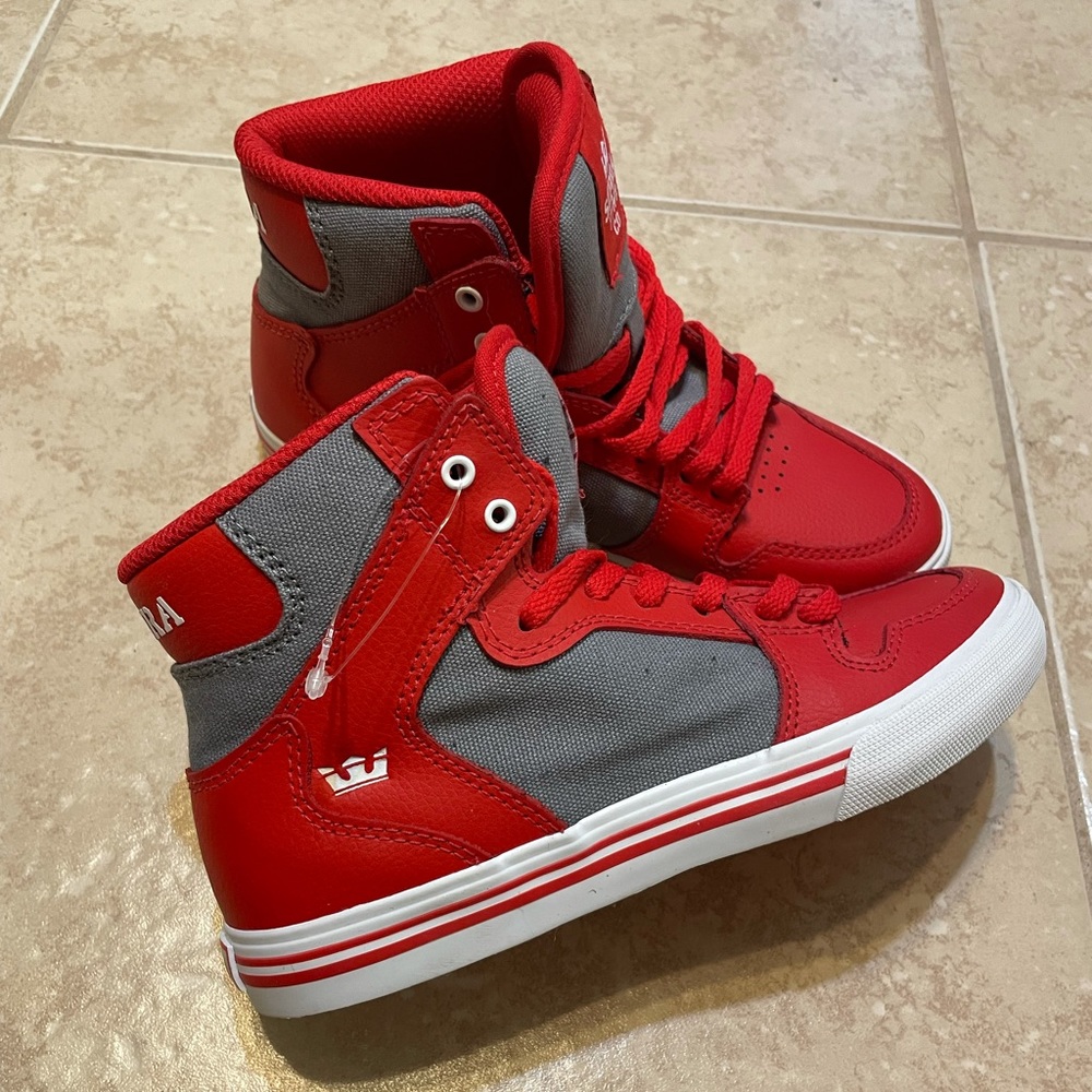 Supra Hightop Red and Gray Boys Size 2Y Never Worn